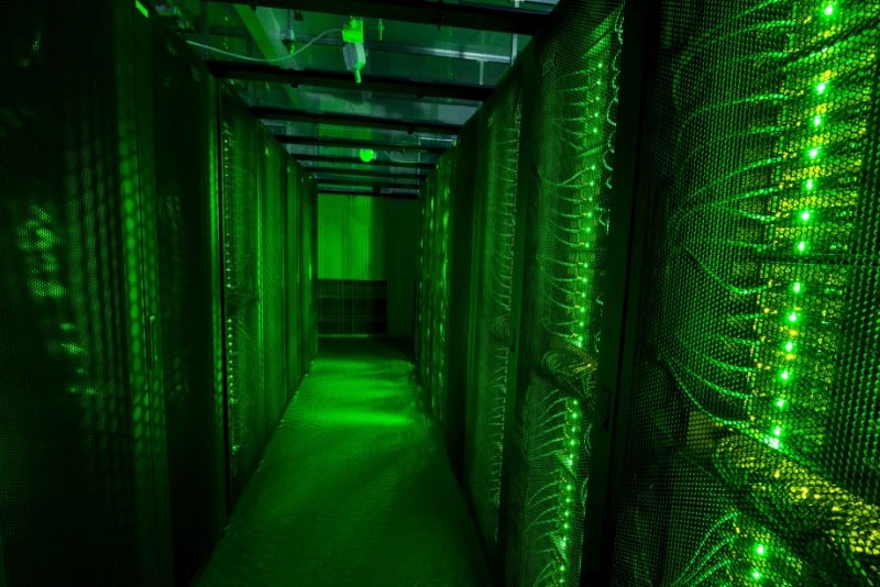Systèmes d'information et hébergement de données continuent à booster la croissance dans les services marchands