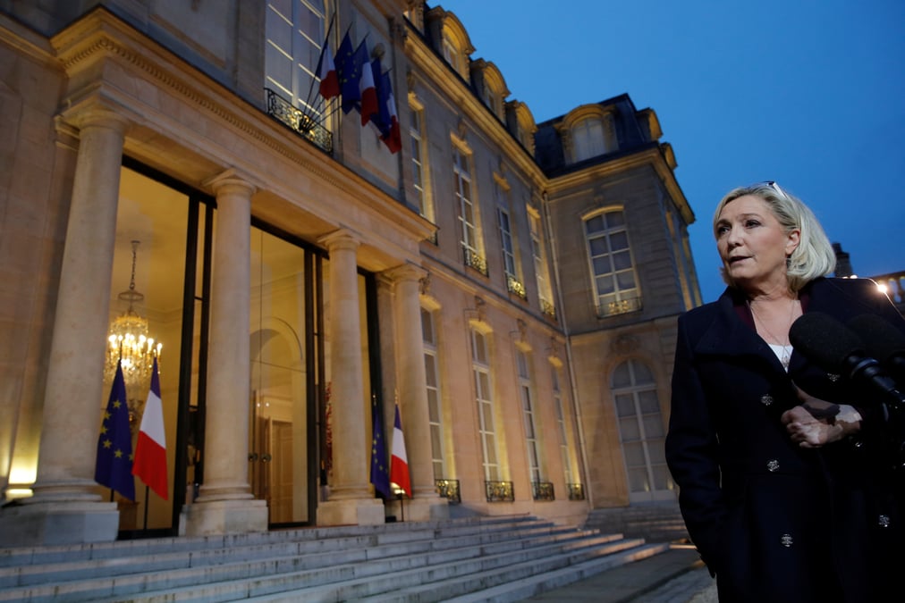 Marine le pen depose une plainte pour menace de mort