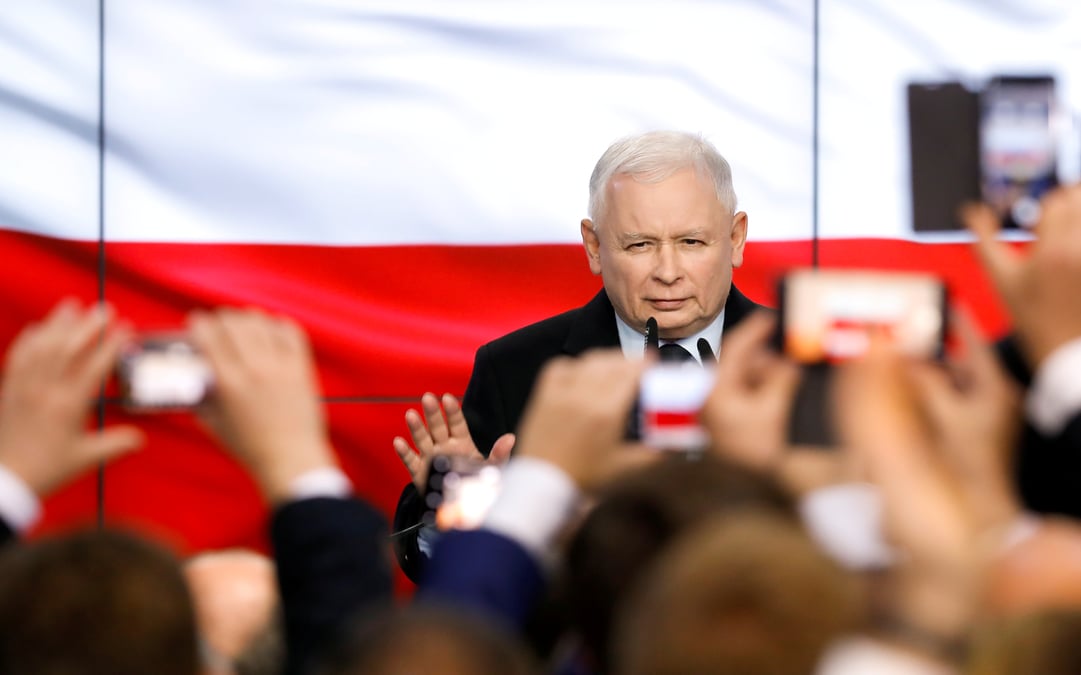 Les conservateurs restent au pouvoir en pologne, sans majorite au senat