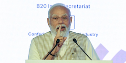 « Nous avons invité l'Union africaine avec l'idée de lui accorder un statut de membre permanent » du G20, a déclaré Narendra Modi lors du forum d'affaires B20 qui se tenait  ce dimanche à New Delhi en prélude au sommet du G20 des 9 et 10 septembre.