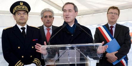 Le préfet honoraire Pierre Monzani, alors en poste en Seine-et-Marne, aux côtés de Claude Guéant, ancien ministre de l'Intérieur, en 2011.