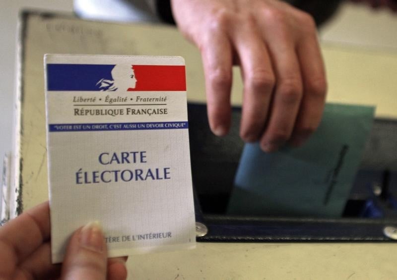 La moitie des electeurs ump favorables a des alliances locales avec le fn, selon tns sofres