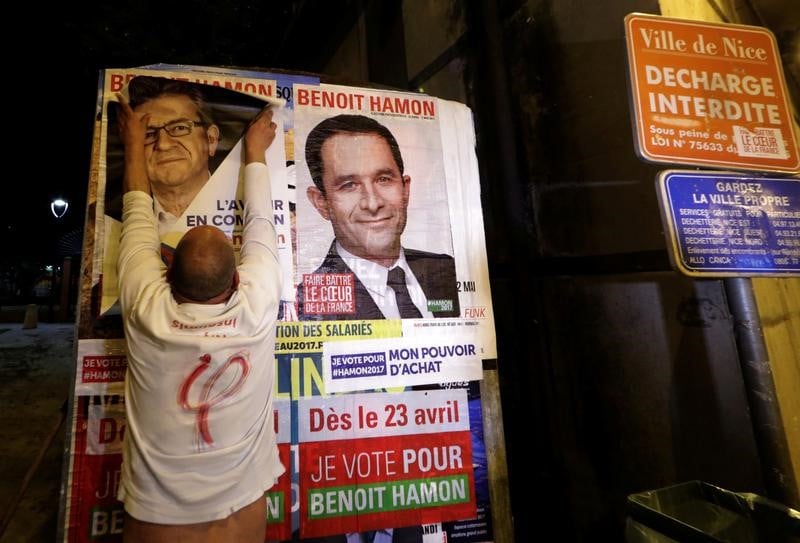 Distance, hamon cible macron, melenchon et le ps