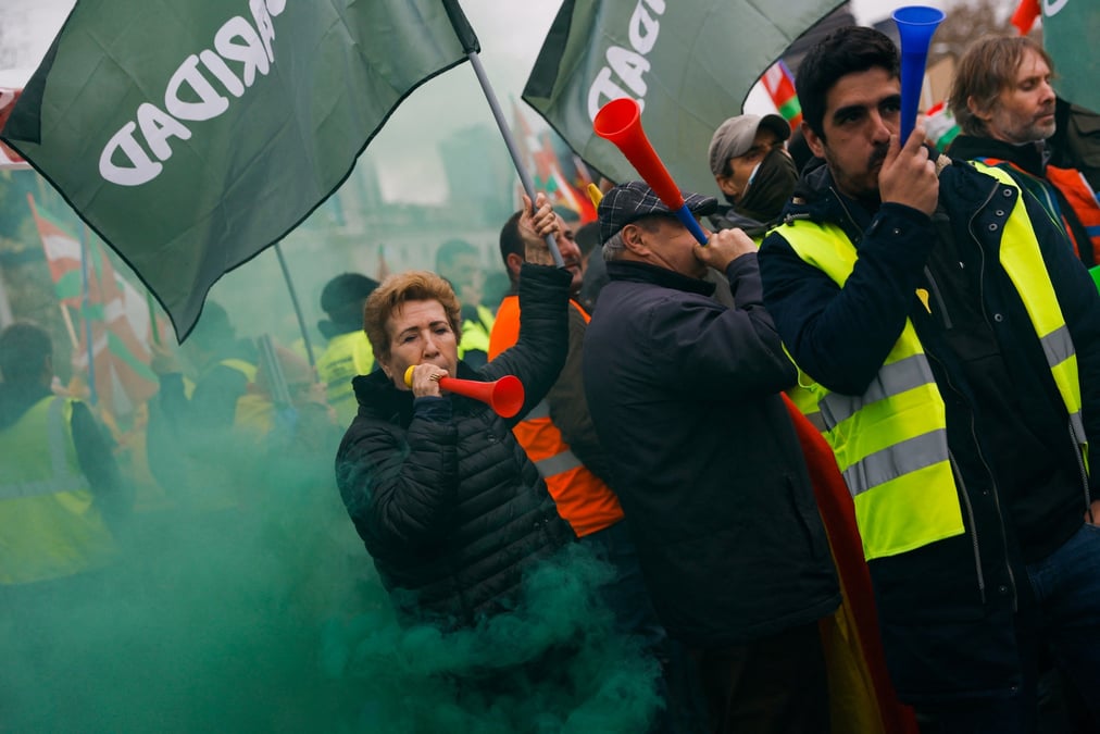 Espagne: les routiers rejettent une aide gouvernementale, poursuivent leur greve