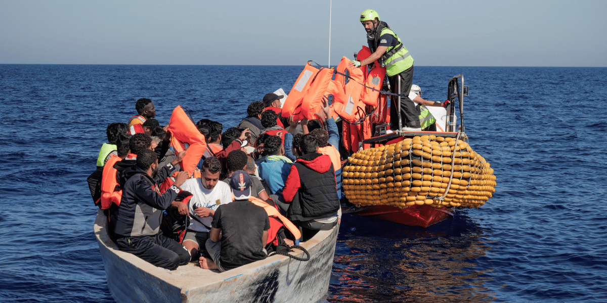 Photo d'archives : l'italie laisse entrer les migrants d'un bateau allemand, d'autres bateaux attendent toujours
