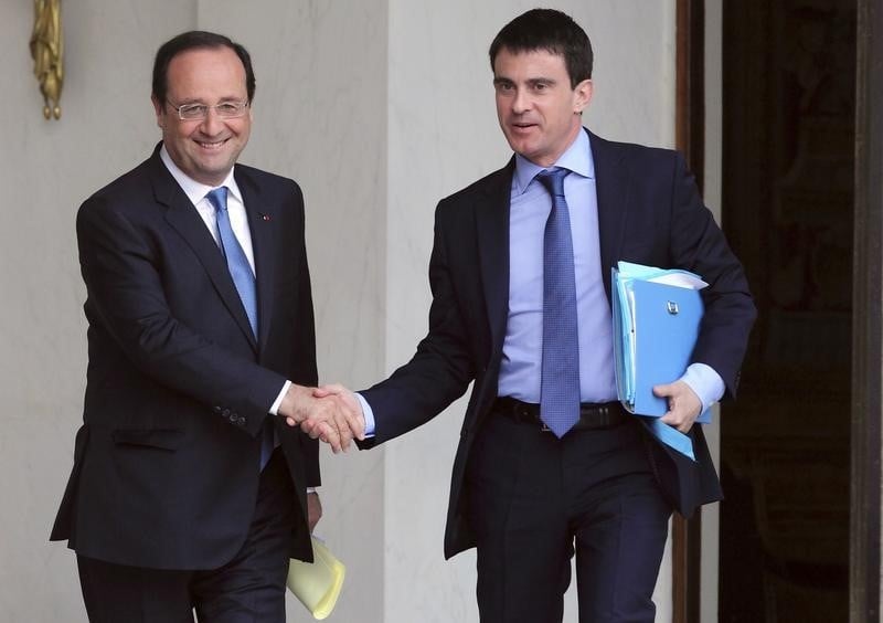 Hollande et Valls veulent "débloquer" un pays à l'arrêt
