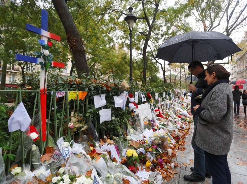 Le bilan des attentats du 13 novembre s'alourdit a 130 morts