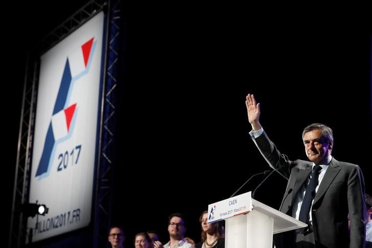 Pour trois quarts des francais, fillon a tort de se maintenir