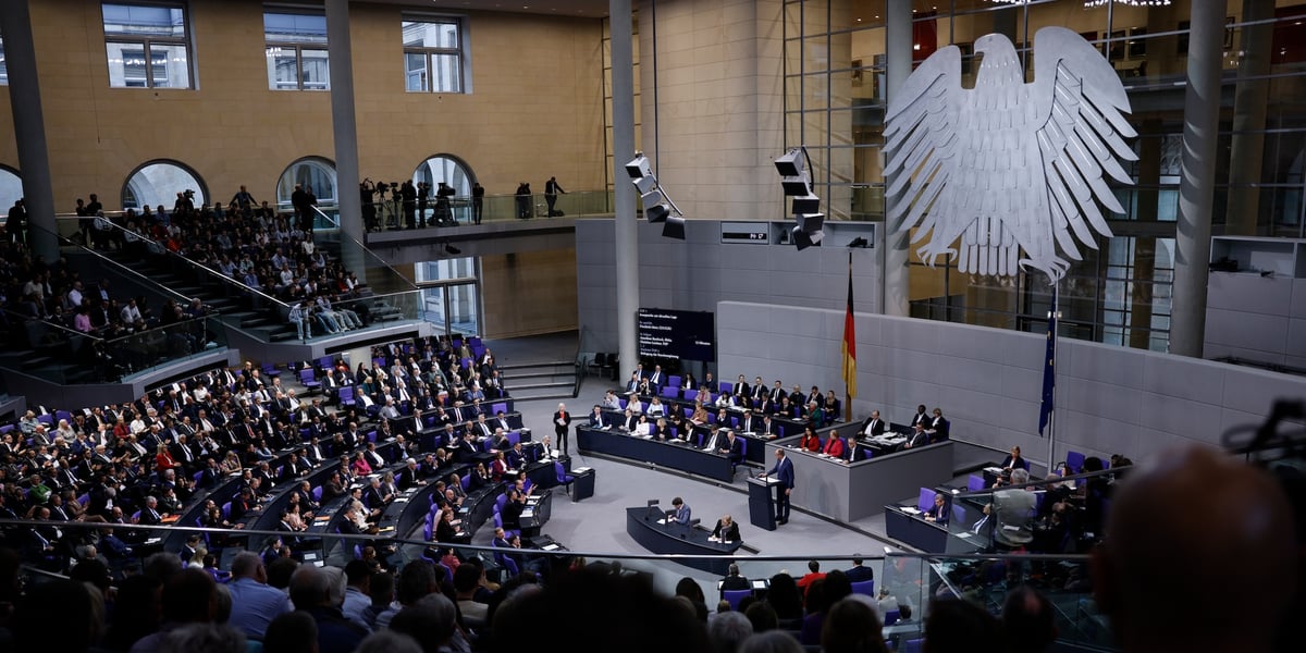 Les députés du Bundestag ont examiné en première lecture le projet de réforme constitutionnelle qui autorisera un endettement au-delà des limites actuelles de la Loi Fondamentale.