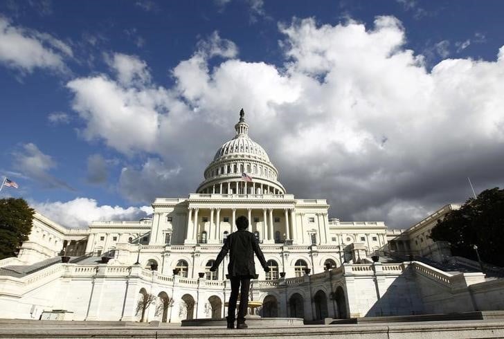 Une bataille pour le controle du congres se deroulera mardi