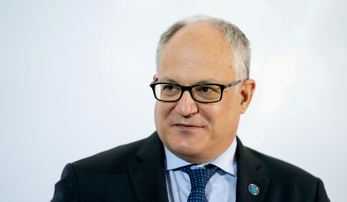 Italie: le pd soutient le ministre de l'economie, le president plaide pour la continuite, declarent des sources