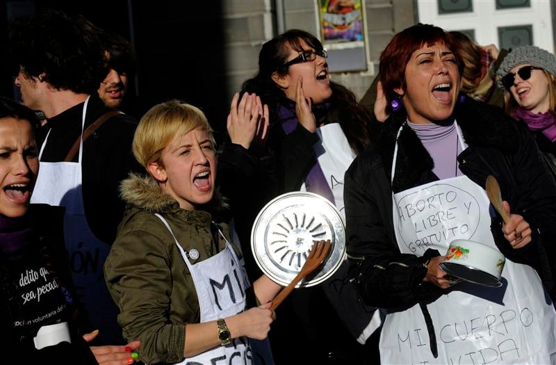 La droite espagnole veut limiter le droit à l'avortement