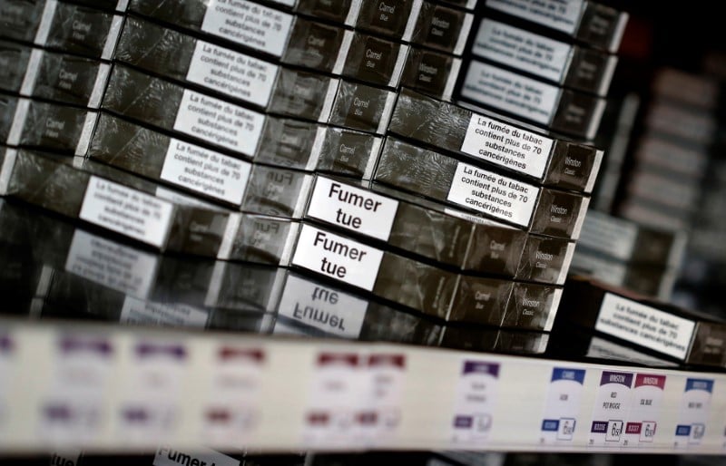 Début mai, les paquets de cigarettes avaient déjà subi une hausse de 20 à 90 centimes, passant ainsi en moyenne à 11 euros pour de nombreuses marques.