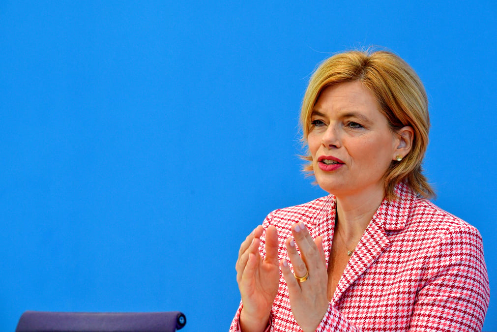 L'allemagne va lever les restrictions imposees aux saisonniers