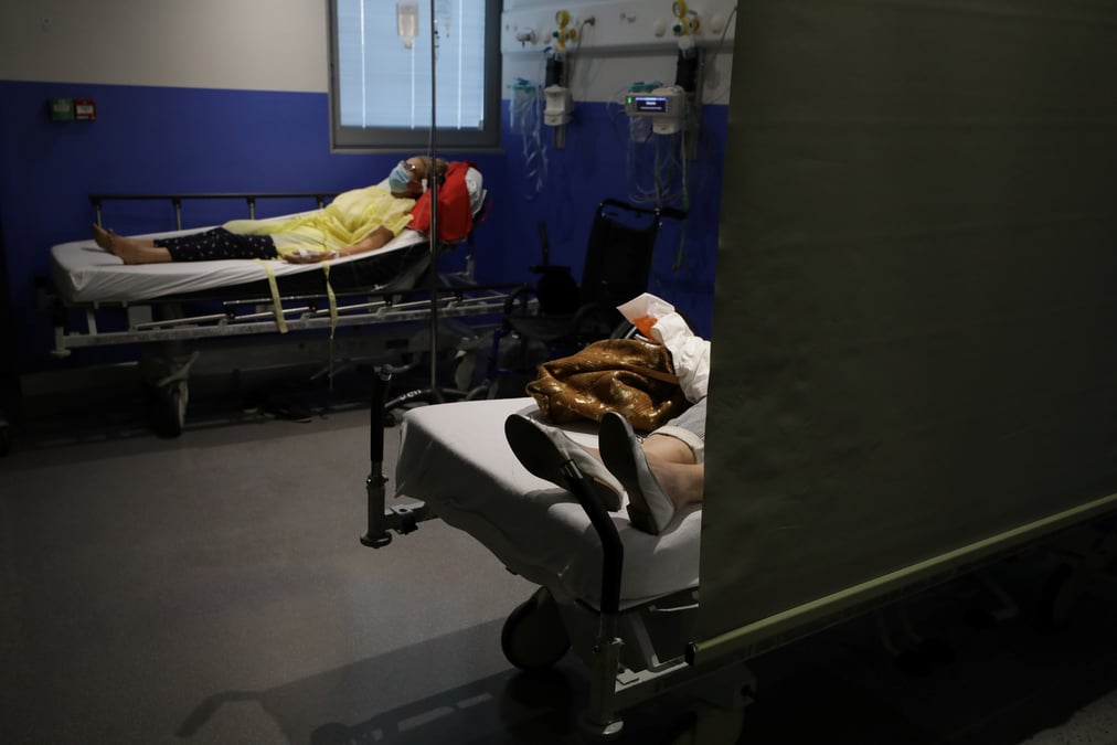 France: pres de 9.500 nouvelles contaminations au coronavirus en 24 heures