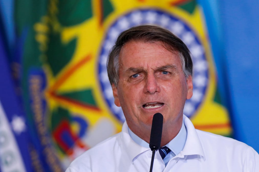 Coronavirus: bolsonaro demande aux bresiliens d'arreter de geindre