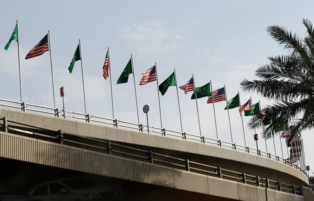 Les etats-unis et l'arabie saoudite signent 18 accords strategiques, selon les medias officiels