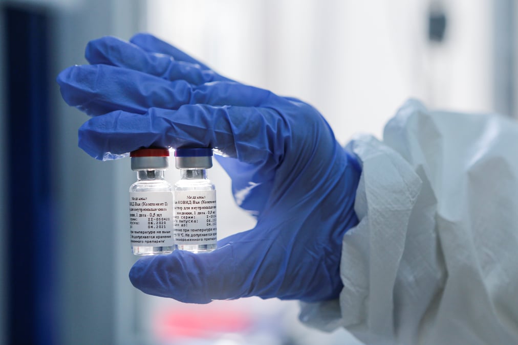 Russie: les medecins se mefient du vaccin autorise trop rapidement