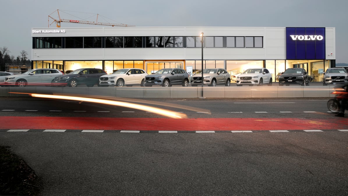 Volvo: bond des commandes au troisieme trimestre et resultat d'exploitation superieur aux attentes