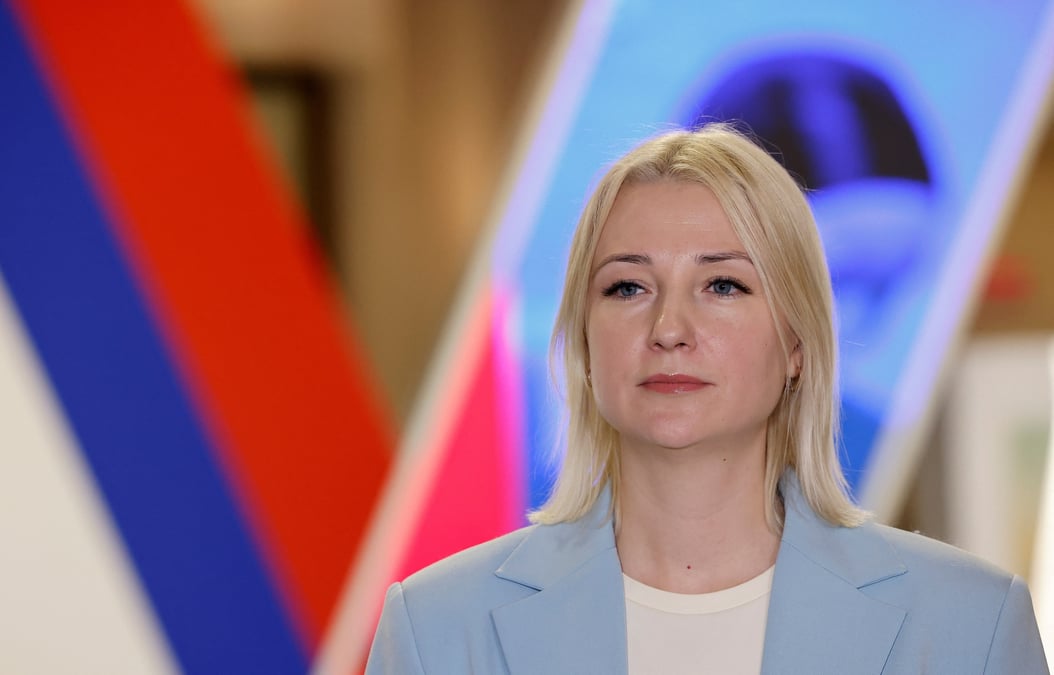 Yekaterina duntsova au bureau de la commission electorale a moscou