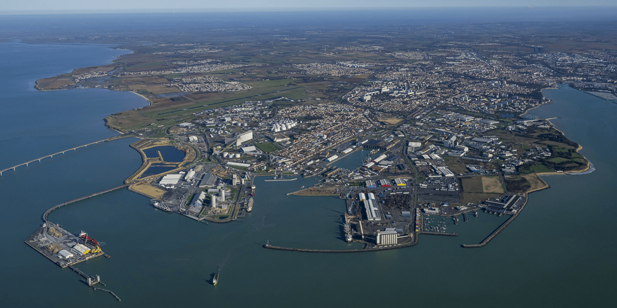Le port de La Rochelle aménage une nouvelle plateforme dédiée aux colis lourds.