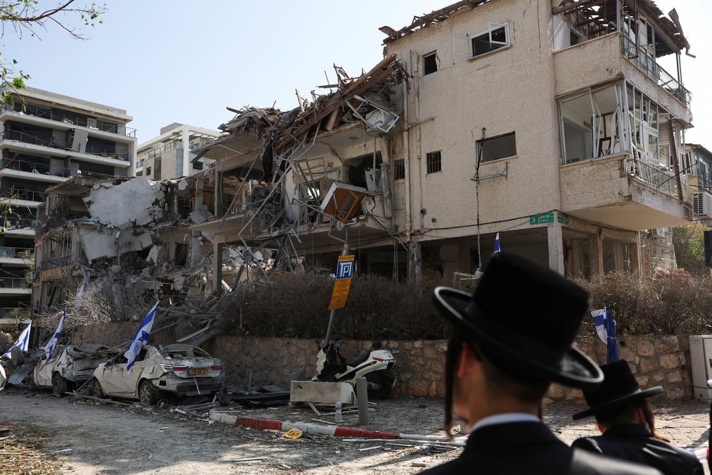Au total, les autorités israéliennes évoquent 13 morts et plus de 380 blessés sur l'ensemble du territoire depuis vendredi.