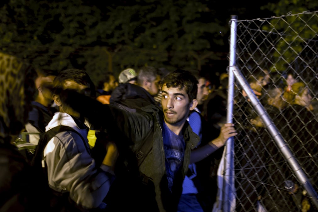 Pres de 9.400 migrants sont entres lundi en hongrie