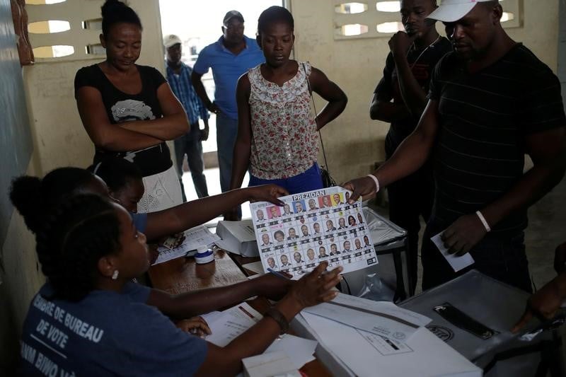 Les haitiens attendent les resultats du premier tour de la presidentielle