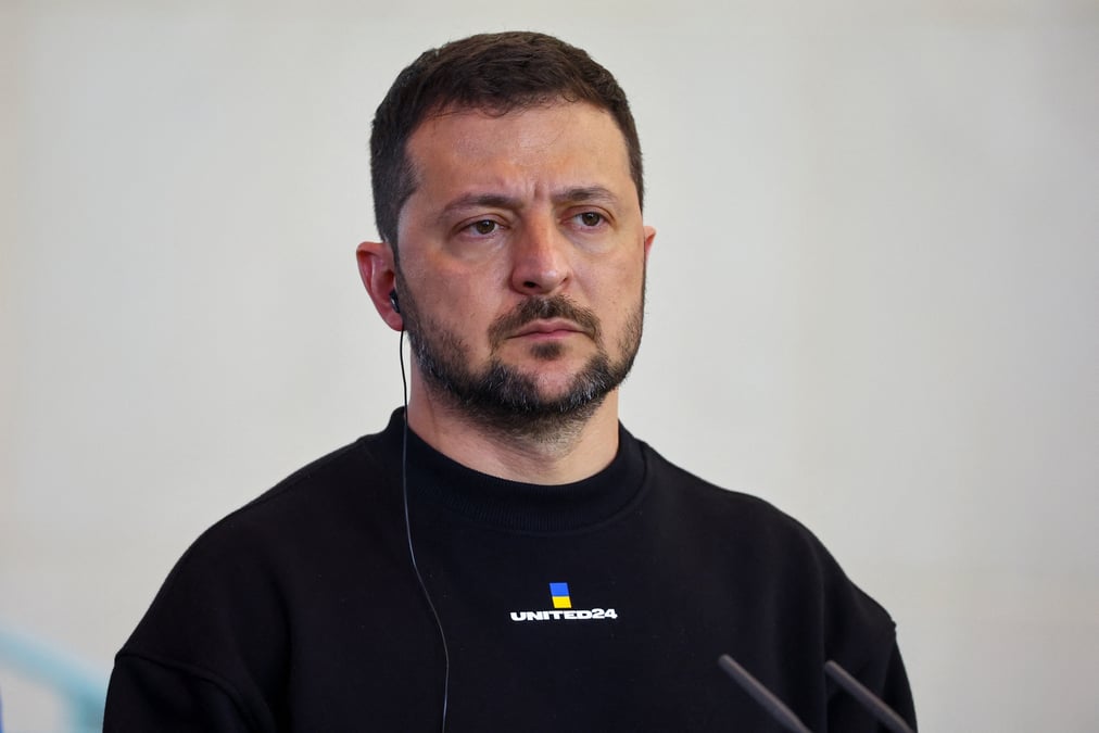 Le president ukrainien volodimir zelensky s'adresse aux medias a la chancellerie a berlin