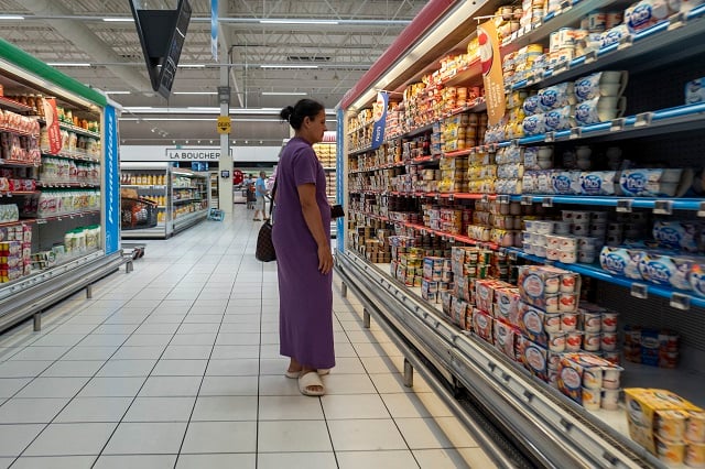 S'agissant de l'inflation, l'indice des prix devrait s'établir à 5% en moyenne annuelle et finir l'année 2023 à 4,2%.