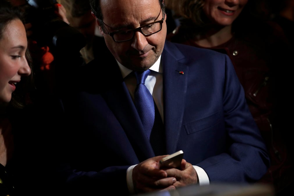 Pour hollande, dimanche, les francais adresseront un message au monde entier
