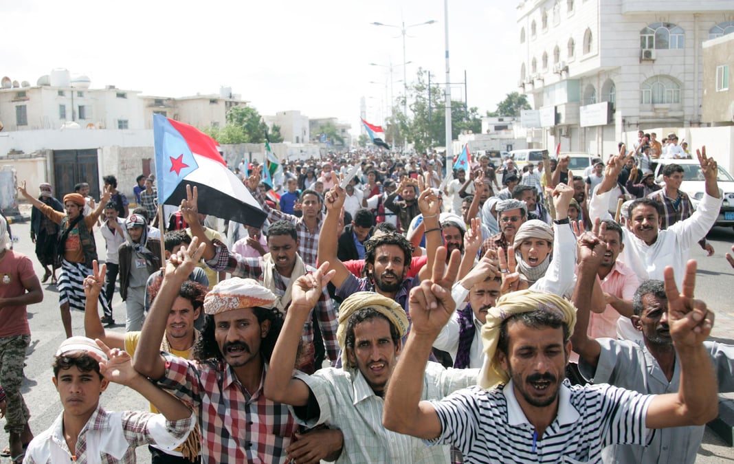 Des milliers de yemenites defilent contre les rebelles houthis