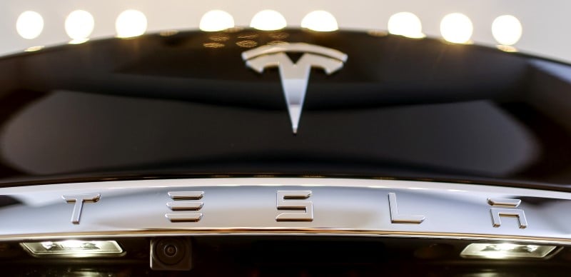 Tesla ne veut pas desactiver son "pilotage automatique"