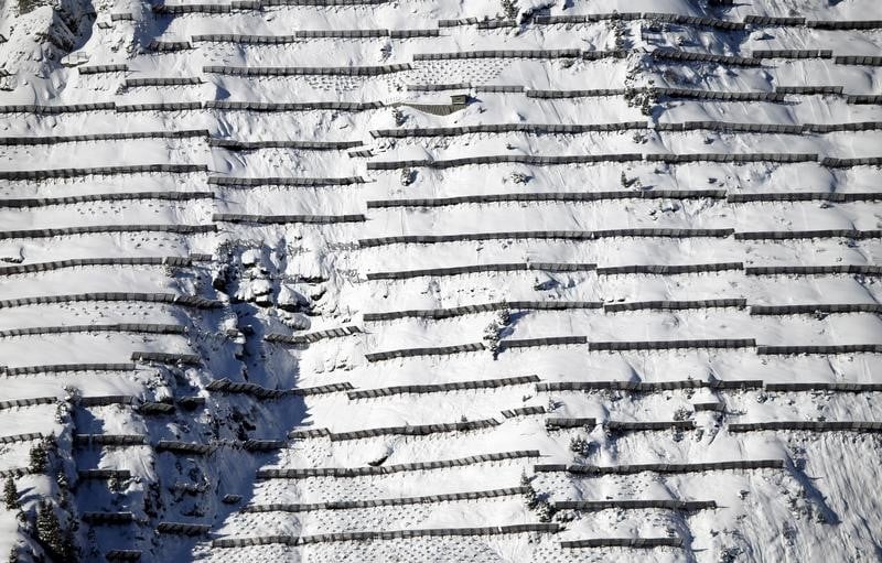 Dix randonneurs portes disparus en suisse apres une avalanche