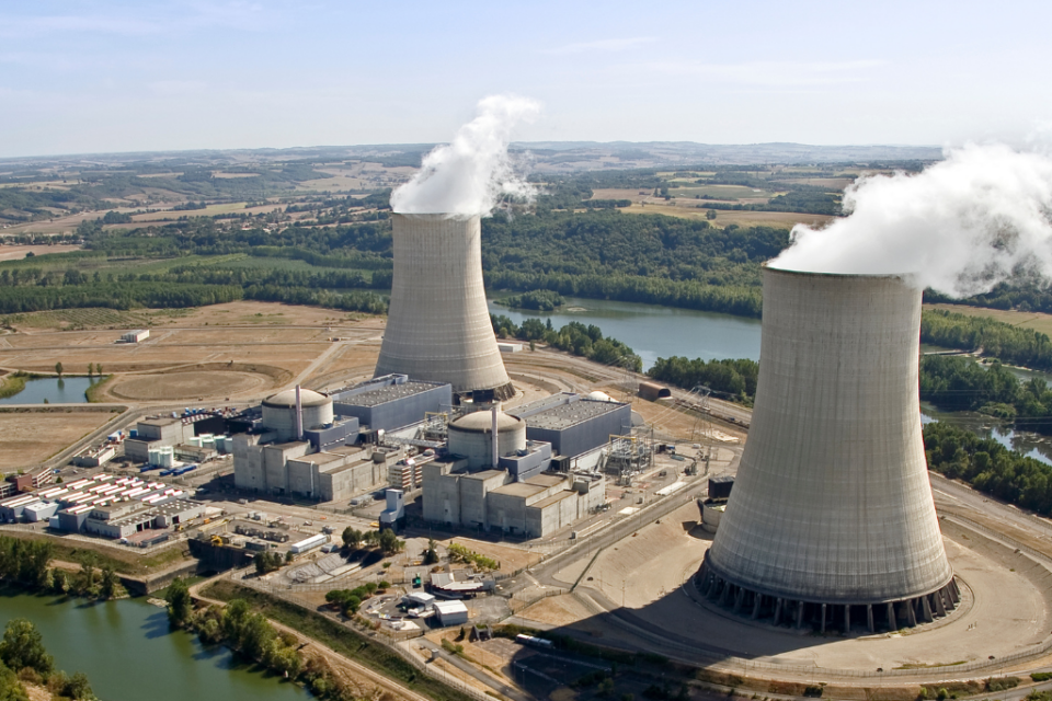 La centrale nucléaire de Golfech, dans le Tarn-et-Garonne, a été dimensionnée pour accueillir quatre réacteurs nucléaires.