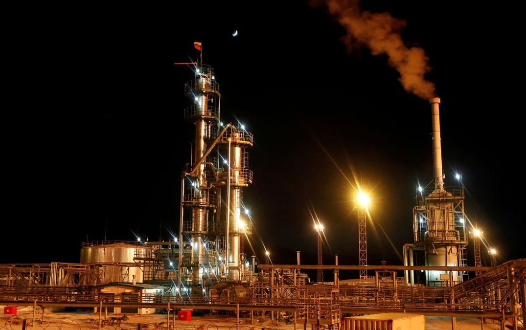 La commission europeenne propose un embargo total sur le petrole russe