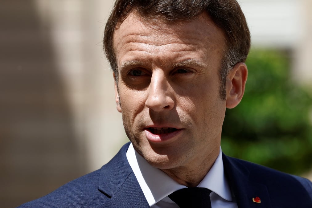 Ukraine: macron appelle a poursuivre le dialogue avec la russie