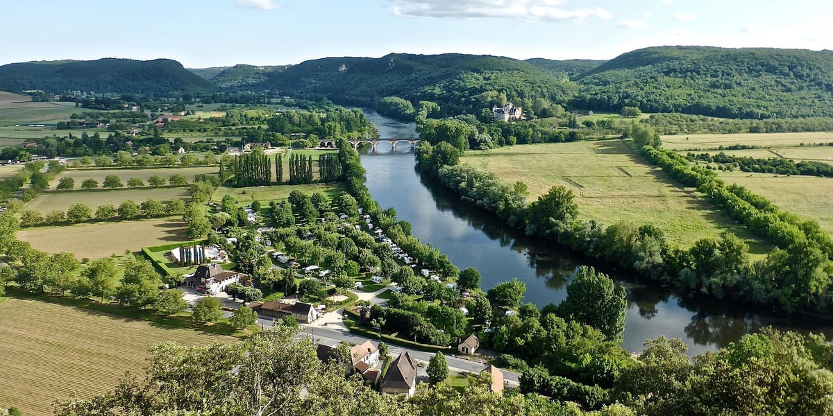 Qualité de vie, immobilier, système de santé, liaison aérienne : l'appétit des Britanniques pour la Dordogne ne se dément pas cinq ans après le Brexit.