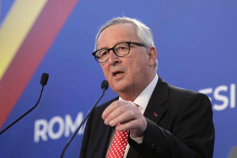 Aucun compromis face a la corruption, dit juncker a la roumanie