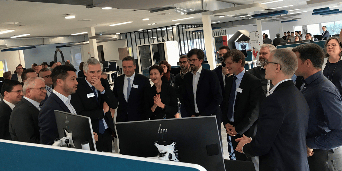 Fari, jeune pousse accompagnée par le Village by CA à Bordeaux, présente les travaux engagés avec Sanofi lors de l'inauguration du campus de Bègles à la Cité numérique