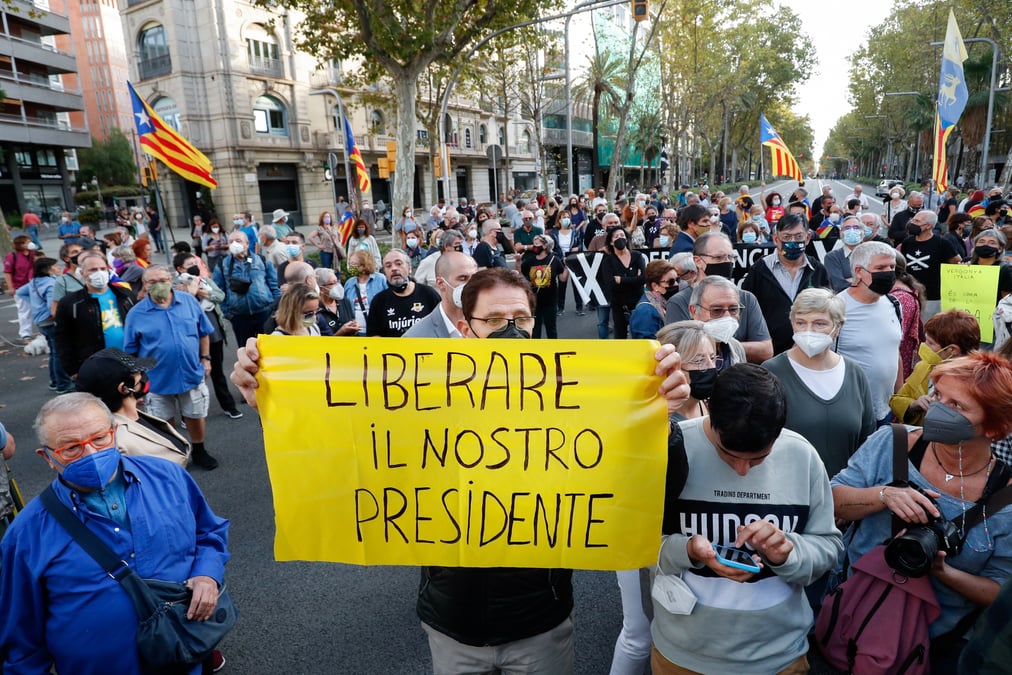 L'ex-dirigeant catalan carles puigdemont arrete en italie