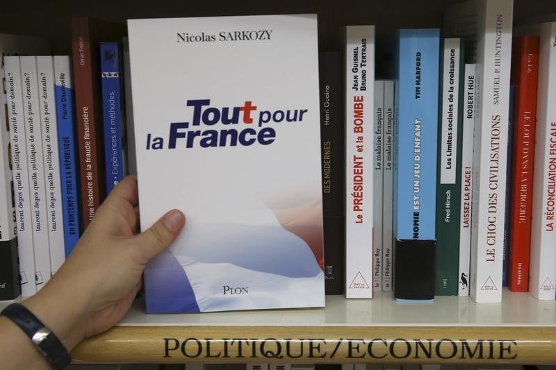 Manuel valls fustige le programme de nicolas sarkozy