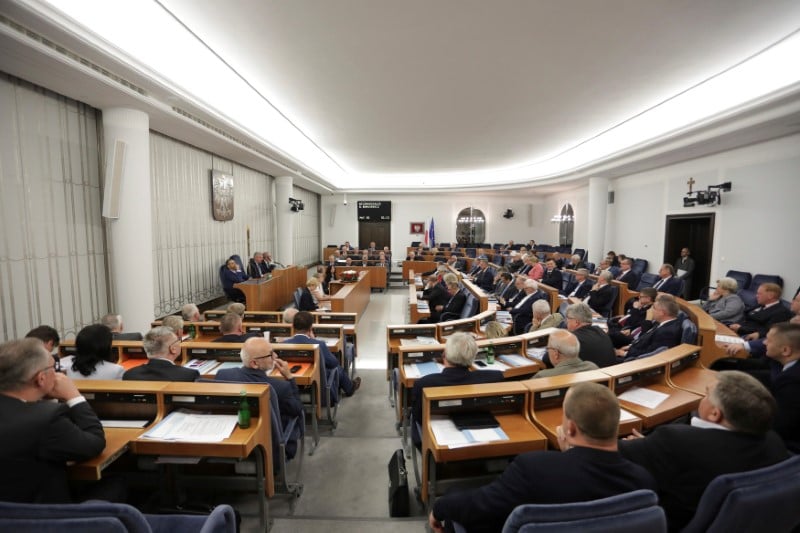 La reforme de la cour supreme polonaise adoptee au senat