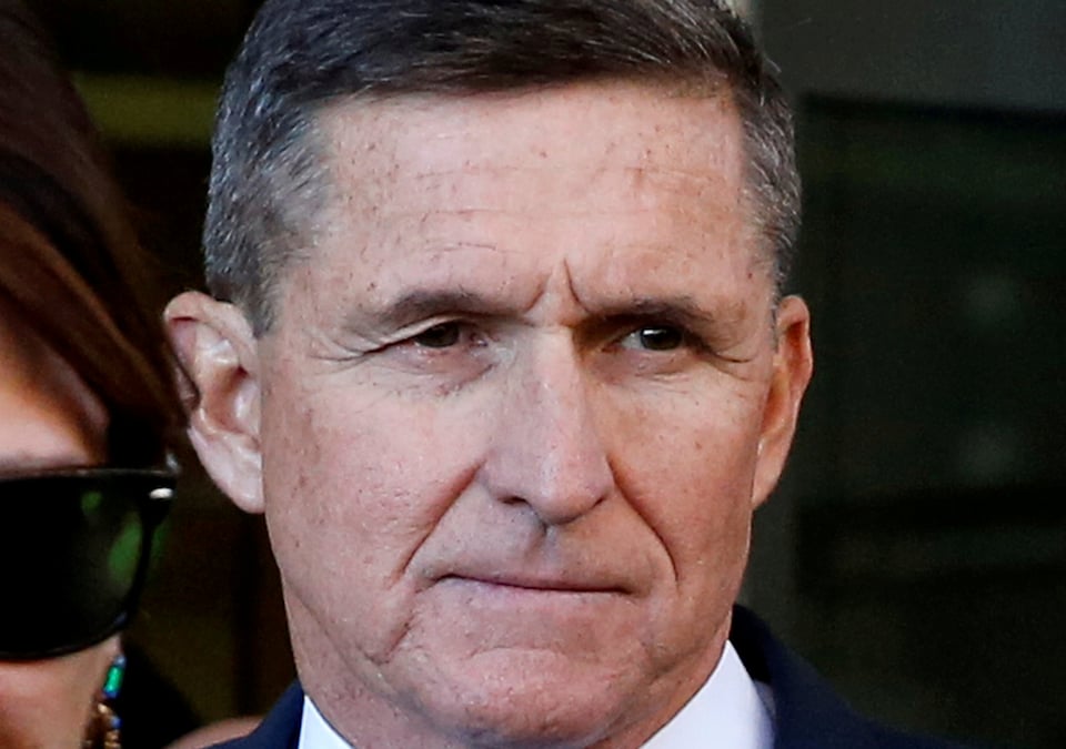 Le departement de la justice demande l'abandon des charges contre flynn, ex-conseiller de trump