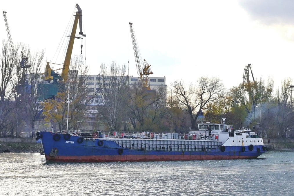Le naufrage d'un petrolier au large de la tunisie fait craindre une catastrophe ecologique