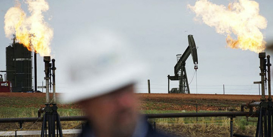 Champ pétrolier dans le Dakota du Nord (Etats-Unis).