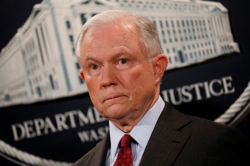 Le post evoque des ecoutes embarrassantes pour sessions