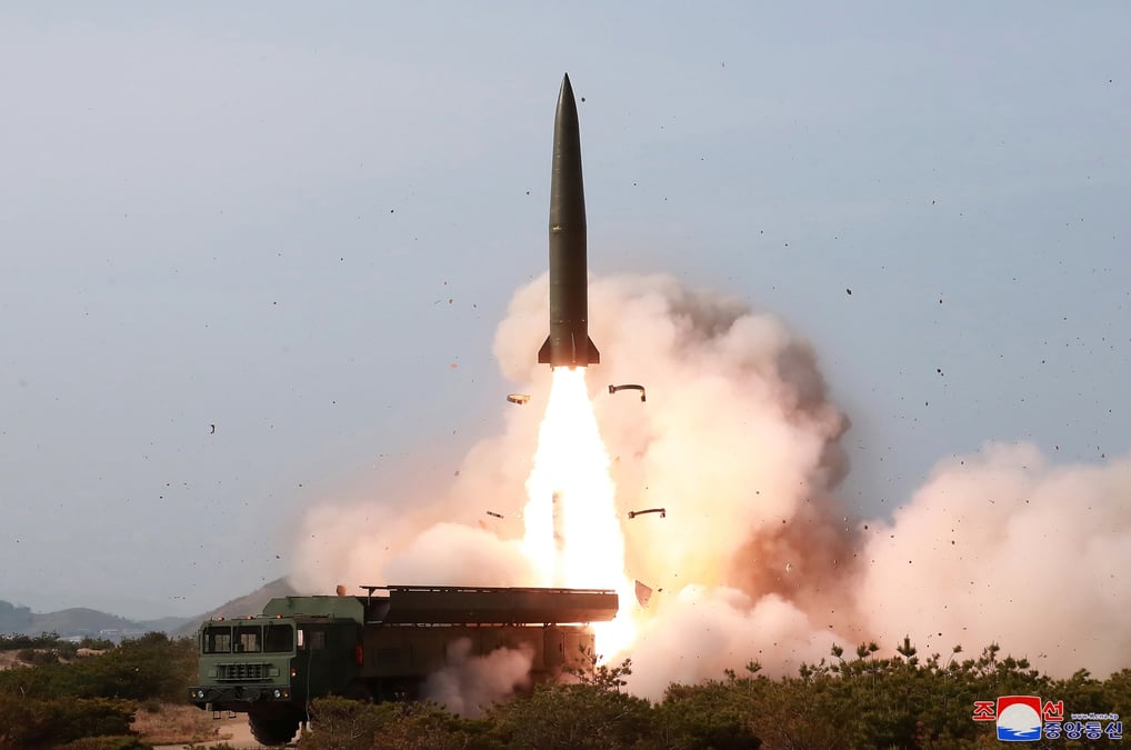 Le missile longue durée tiré par la Corée du Nord est tombé en mer en dehors de la zone économique exclusive (ZEE) du Japon, à 250 km au nord-ouest de la petite île d'Okushiri qui est voisine de celle d'Hokkaido.