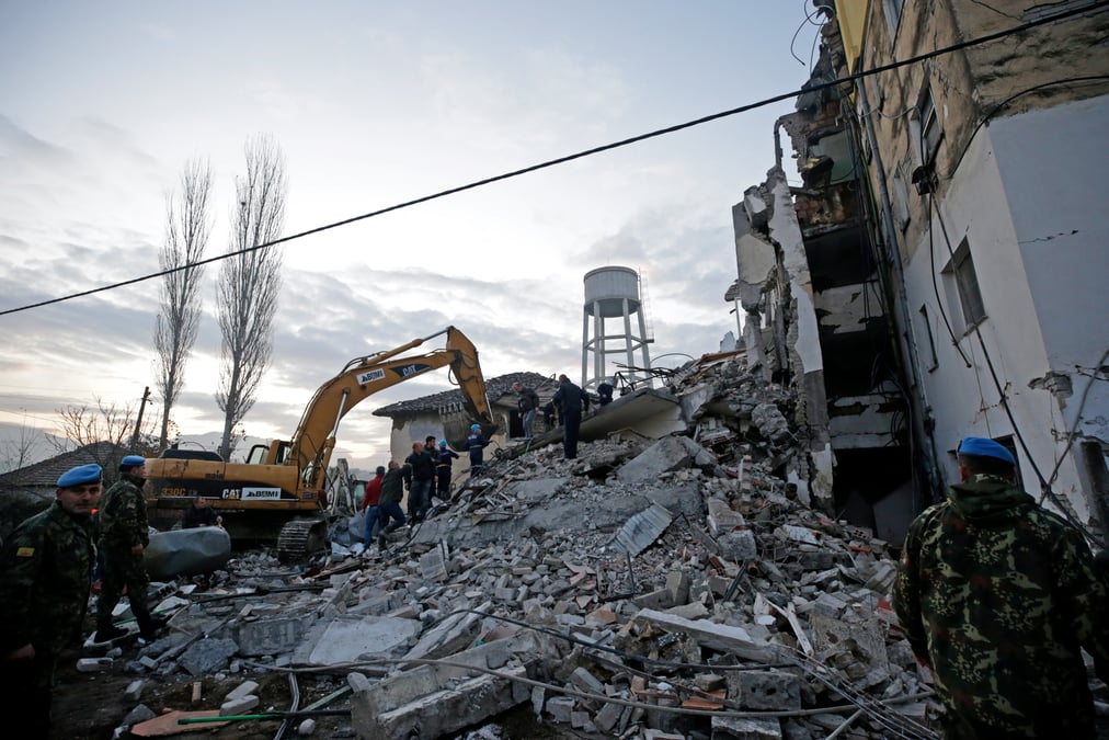 Un seisme de magnitude 6,4 secoue l'albanie, un mort