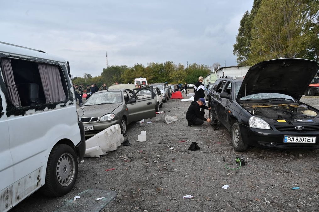 Un convoi civil touche par une frappe de missile russe a zaporizhzhia